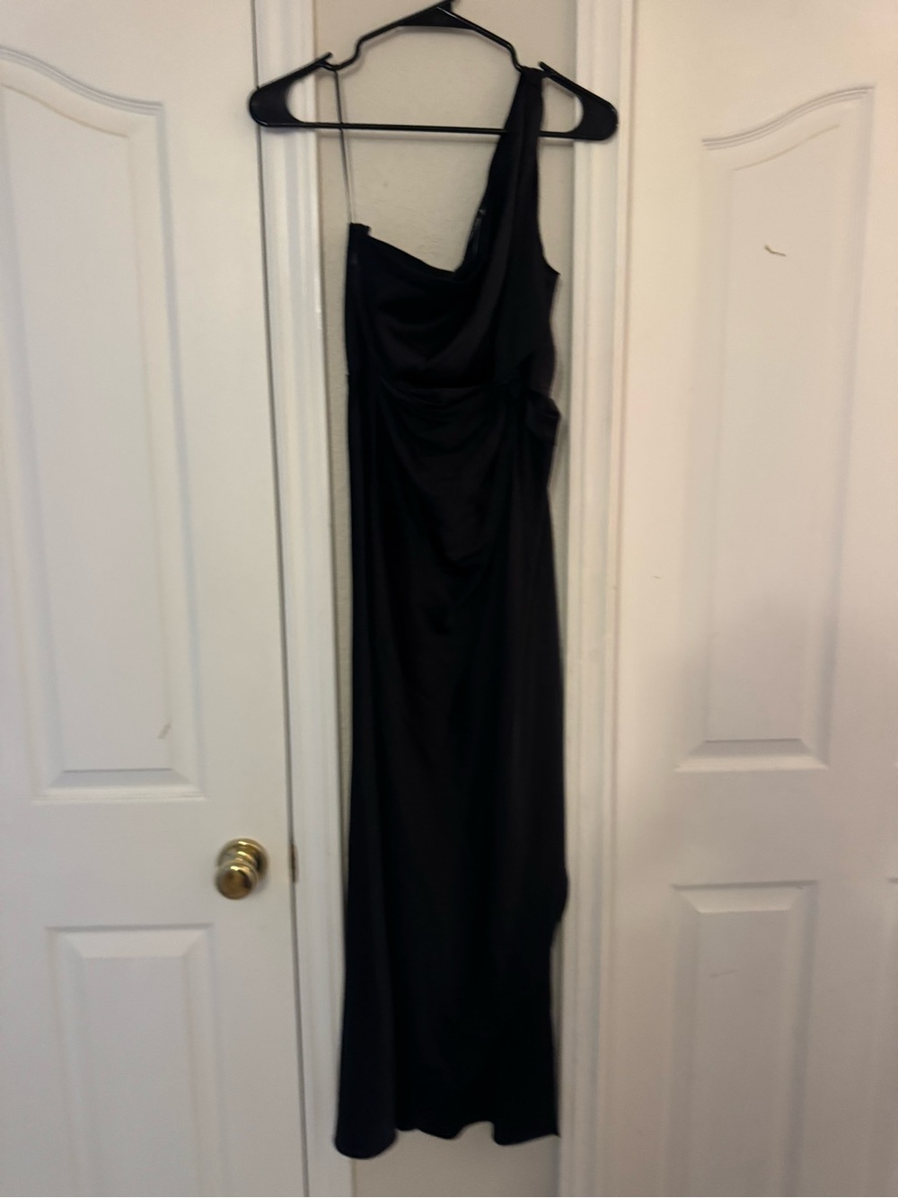 Black One-Shoulder Midi Dress